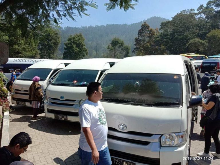 Sewa Hiace Bersama Keluarga Besar Ibu Herlina ke Dataran Dieng Jawa Tengah